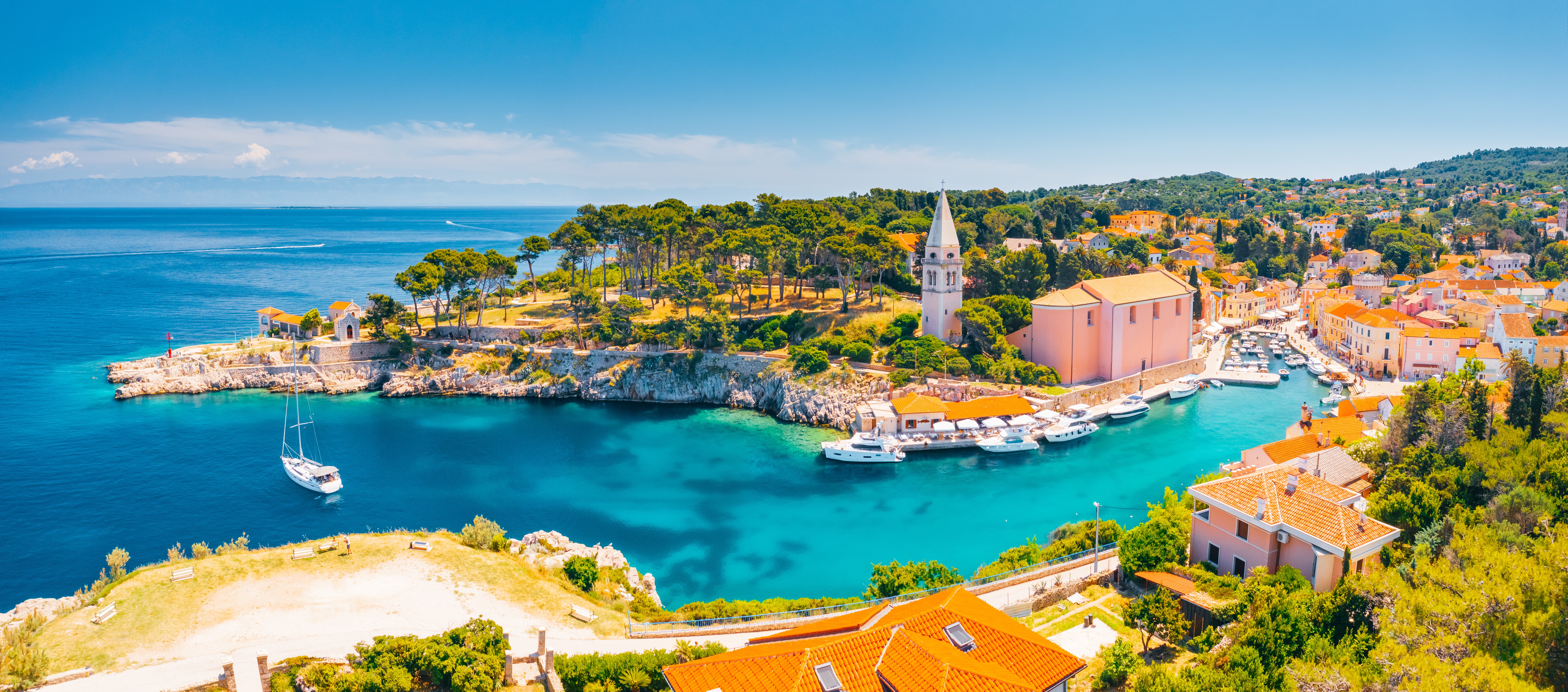 Das malerische St&auml;dtchen Veli Lo&scaron;inj in der Kvarner Bucht